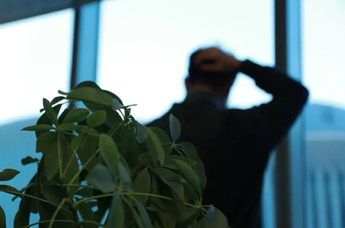 【注意！身体从疲劳到癌变仅需4步】很多人不知道，长期疲劳会悄悄拖垮身体，甚至为