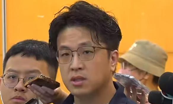 “台独”顽固分子沈伯洋今天上午在“立院”受访表示，民调当然反映市民的声音，也可看