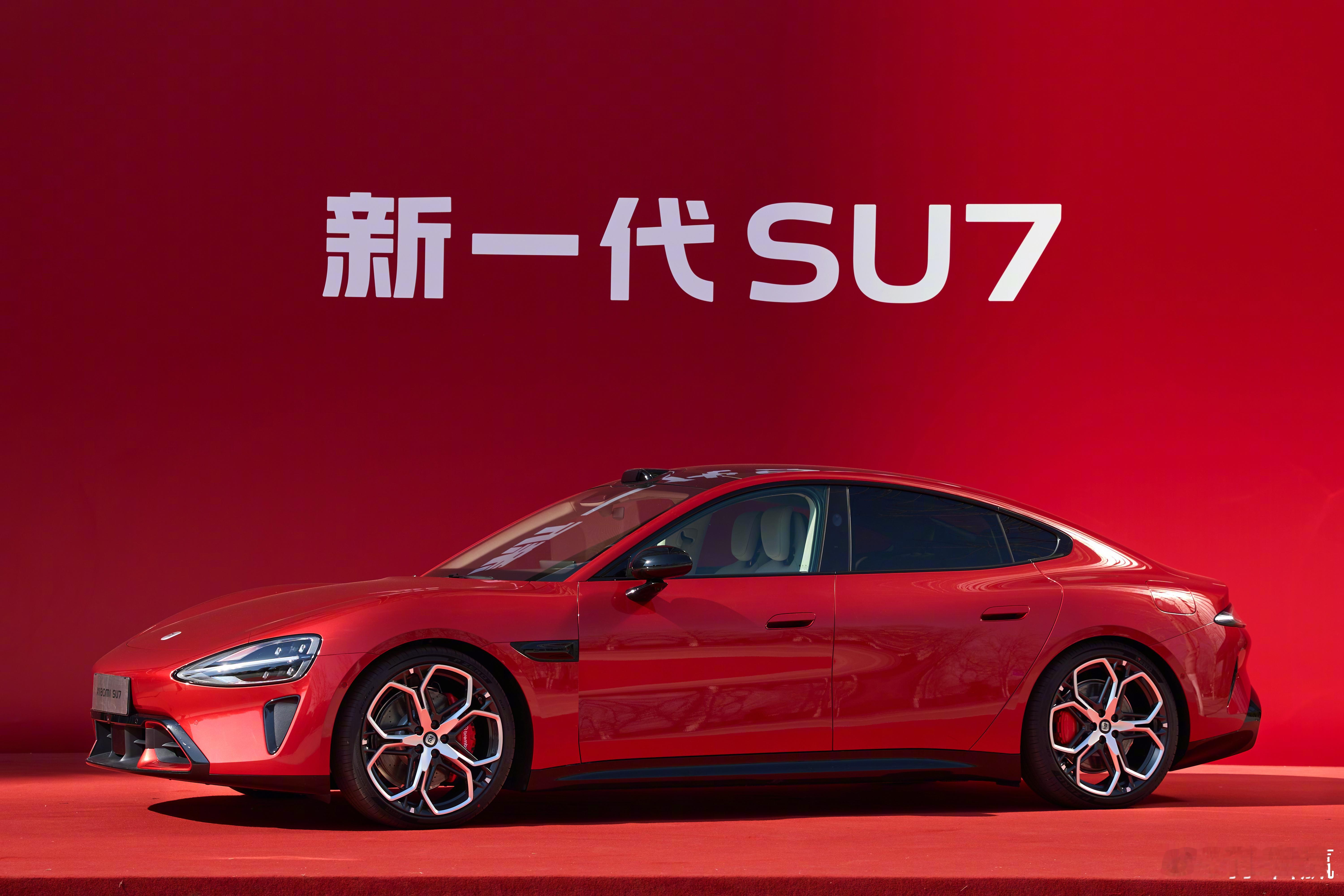 经常看到有博主吐槽现在的车企一台车开好几次发布会，浪费资源和精力。但是反观小米，