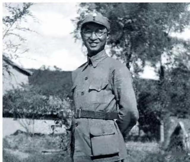 1947年，陈赓吐着酒气对主席说：“您对我大材小用了！”主席拍案大怒：“我看你想