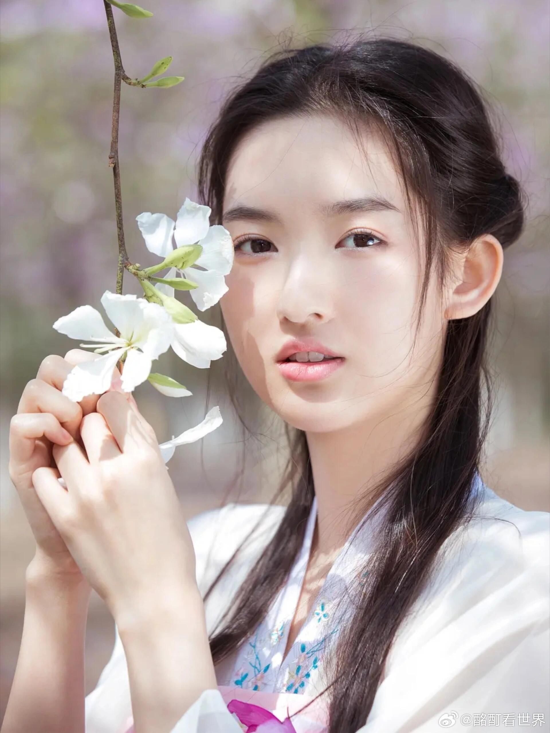 王玉雯早期校花味颜之有理-王玉雯，王玉雯，1997年出生，中国内地女演员，毕业于