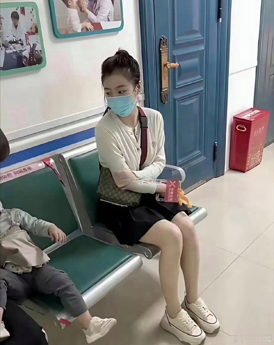 她是怎么套进去的，让人费解