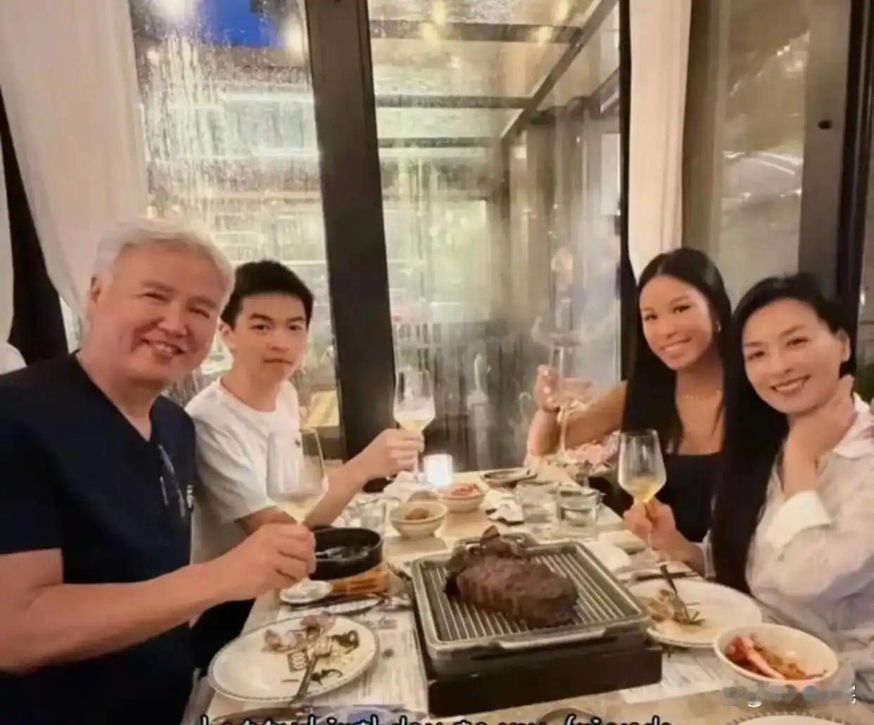 张庭56岁生日照火了，子女外貌反差成焦点，网友议论声不断