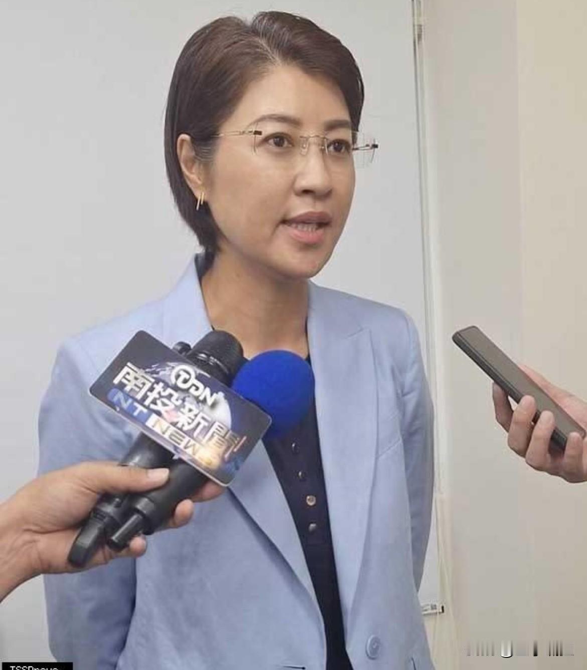 南投县长许淑华，不等了，直接把日子敲死：4月22号。​大陆刚公布10条惠台政策