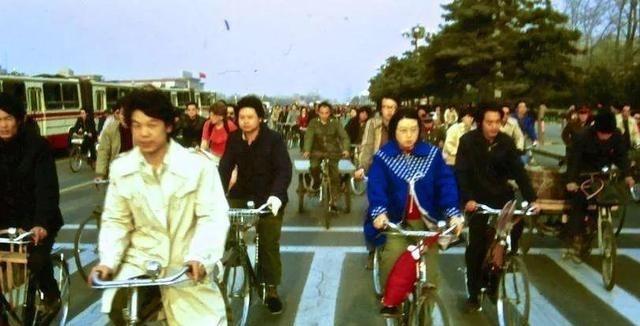 “一周五天工作制度，为什么在我国刚被提出时会遭到强烈反对？部分领导强烈谴责：“中