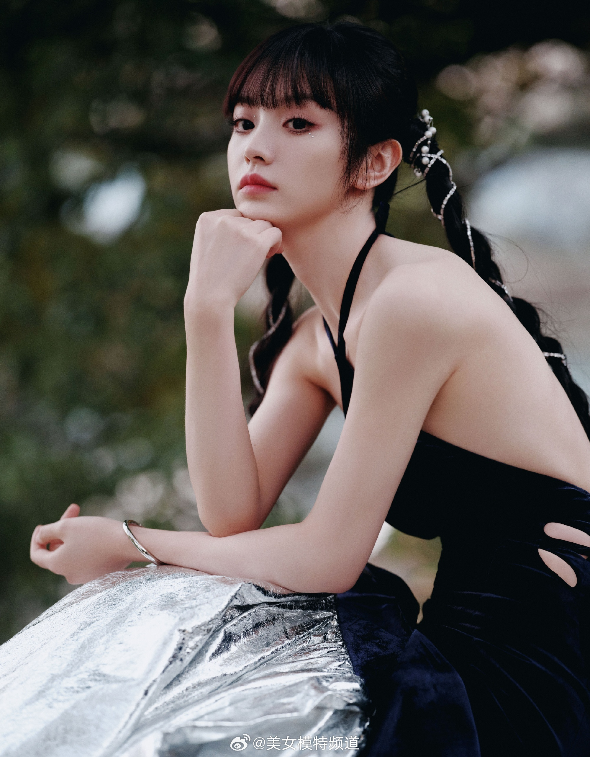 田曦薇麻花辫大眼萌妹子