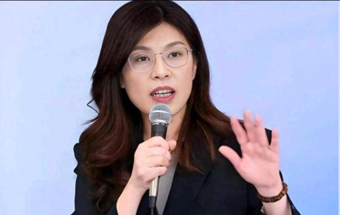 郑丽文再次回答统一问题！6月23日，根据岛内媒体报道，唐湘龙当面询问郑丽文称，台