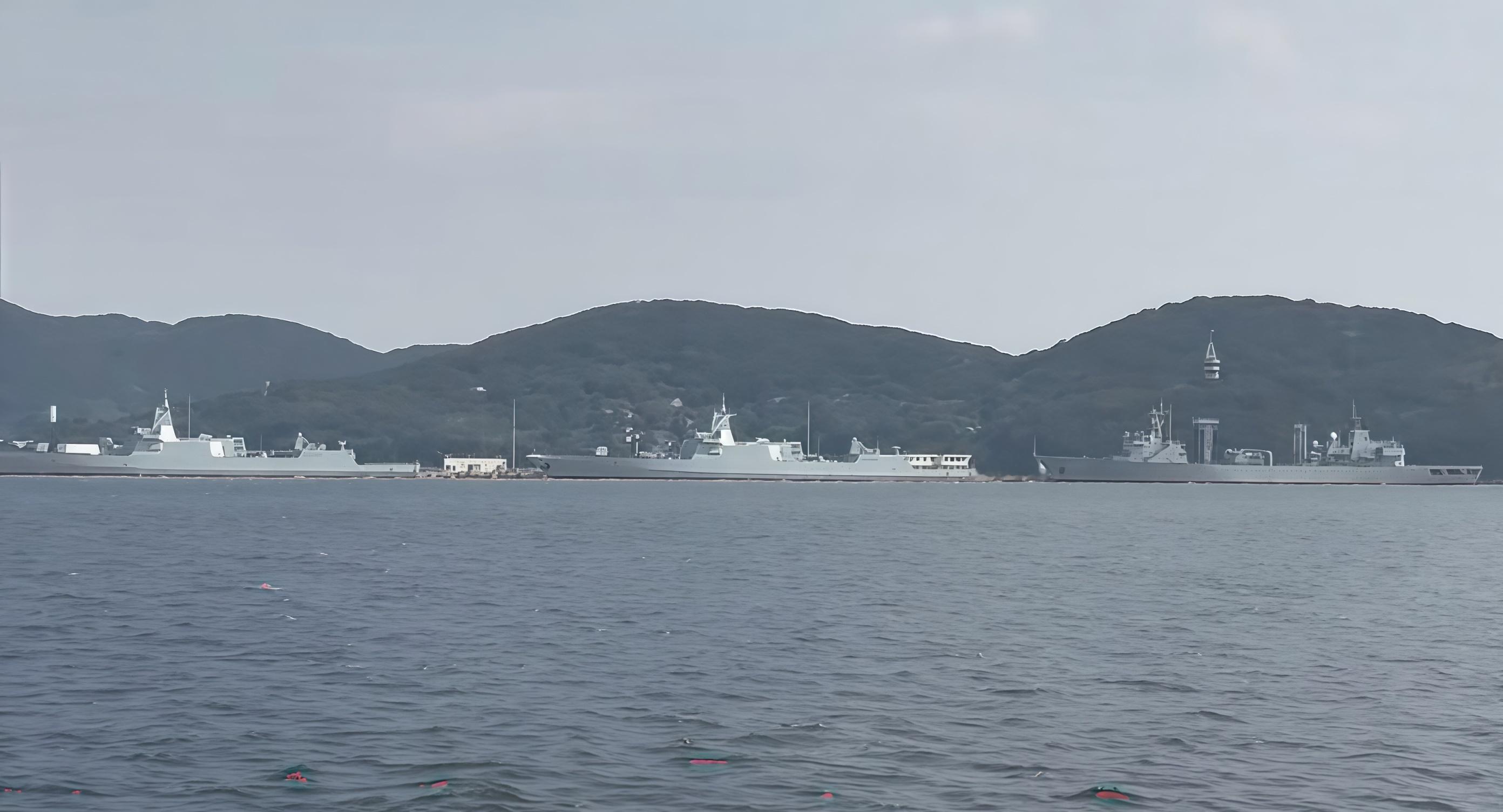 东边的055到货2艘了，还没刷号本批次6艘055是南边2艘、东边4艘还有一艘