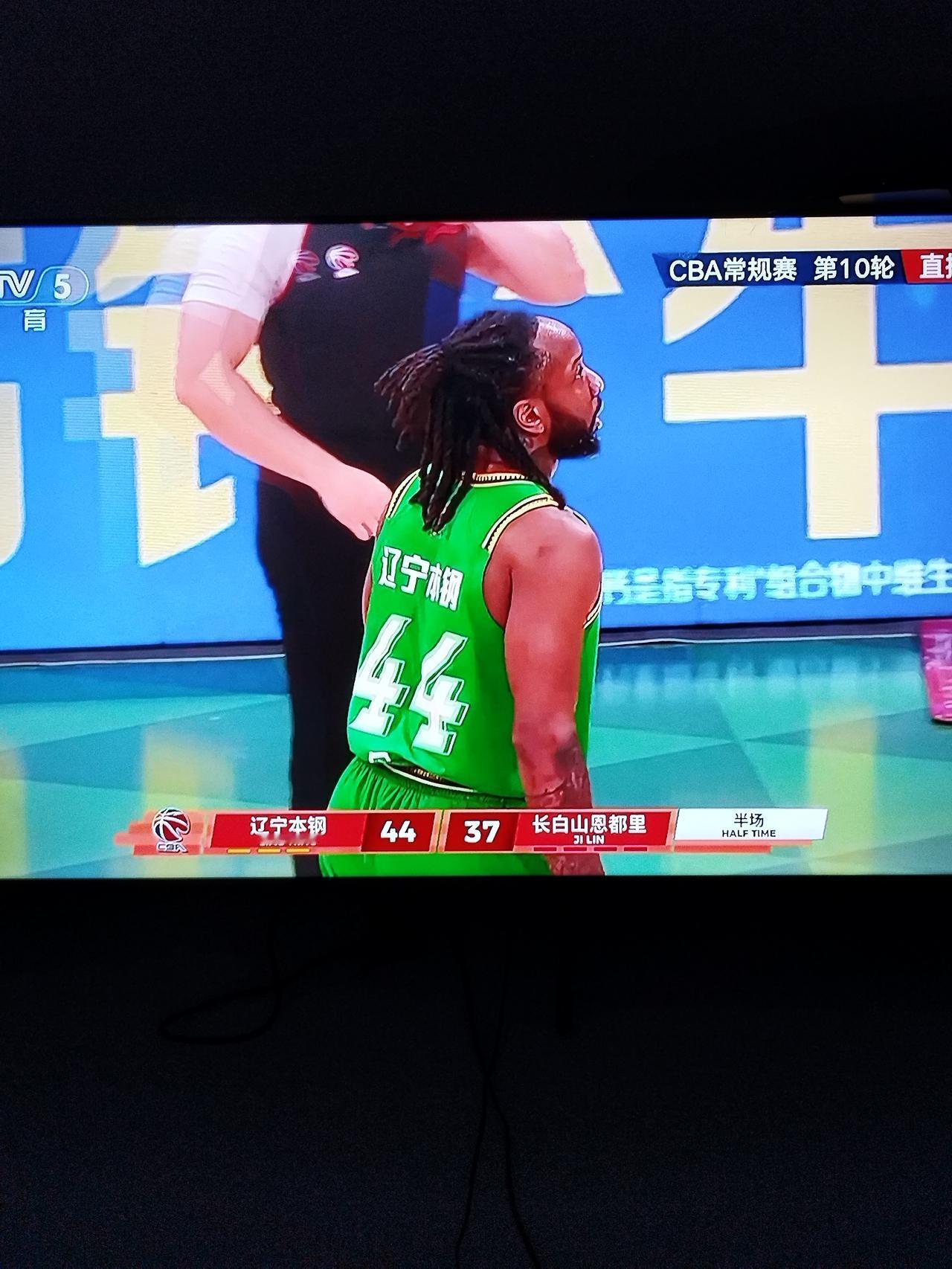 辽宁男篮，或者说教练杨鸣。为了成绩，为了进季后赛，为了进前8名，就想着争胜保