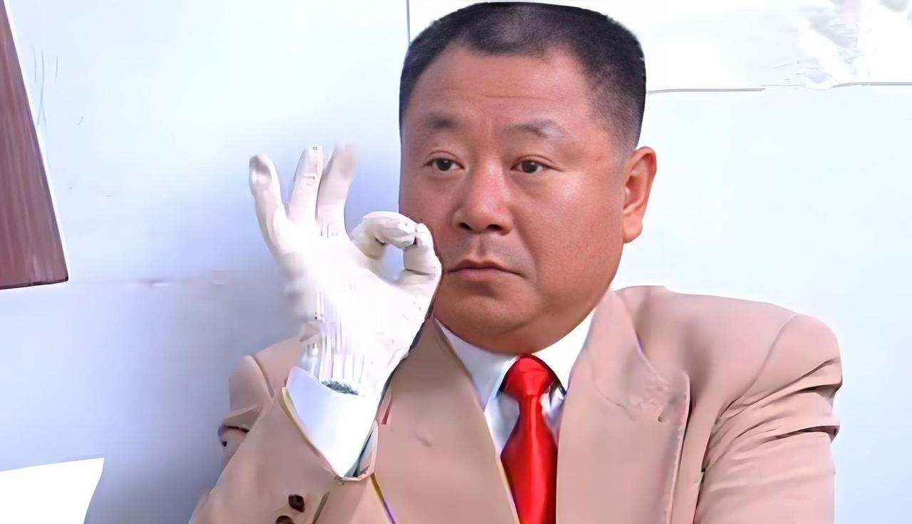 中国演技炸裂的十位男明星，哪一位是你喜欢的角色？第十位:李幼斌，第九位:梁家辉