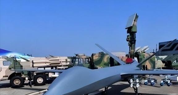 俄专家评价：中国很多武器性能超过美国，但都有一个共同缺点！中国造的新式武器越来