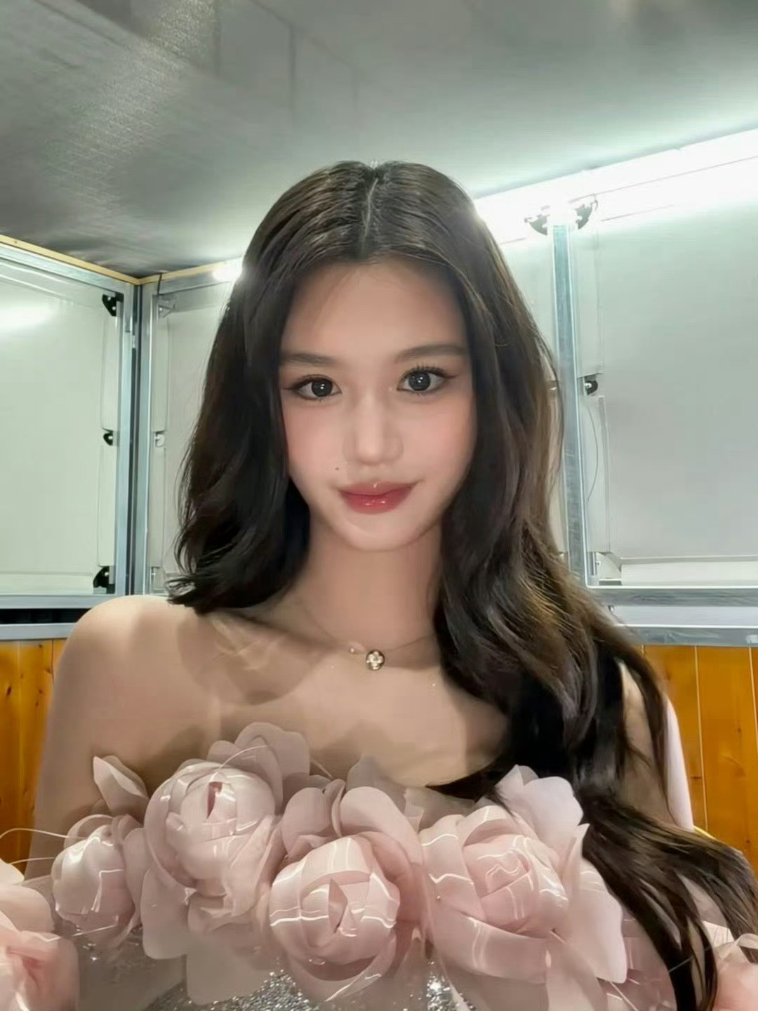 越是美丽越是对自己的颜值吹毛求疵钟丽缇小女儿考拉说不满意自己的大小眼​​​