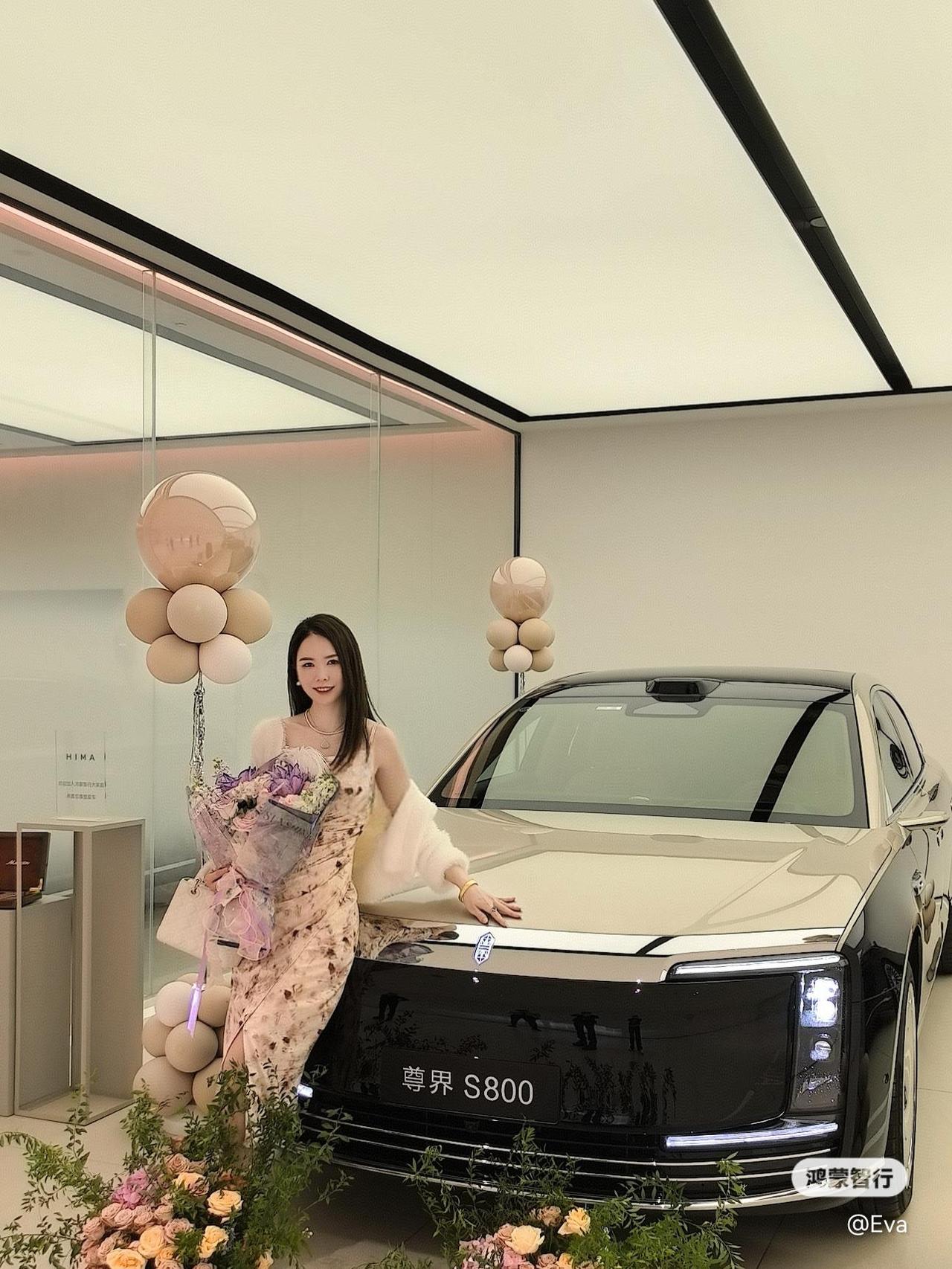你认为哪一位尊界车主小姐姐赢了?图一二三S800提车现场:小姐姐盛装出席,吊