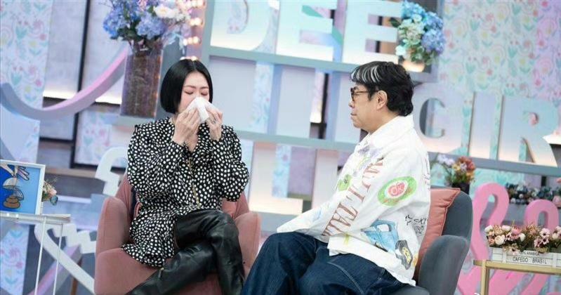 小S在最新访谈节目中承认自己是25年年初导致大S病逝的日本旅行发起者，并透露本来