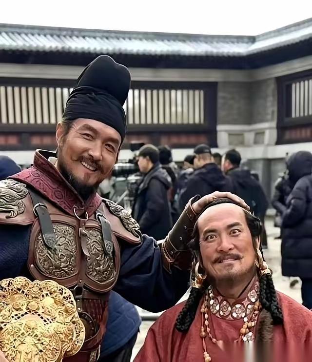 五代有个猛人，叫张彦泽。怎么个猛法？亲儿子被他抽了一顿跑了，他不找，直接上书