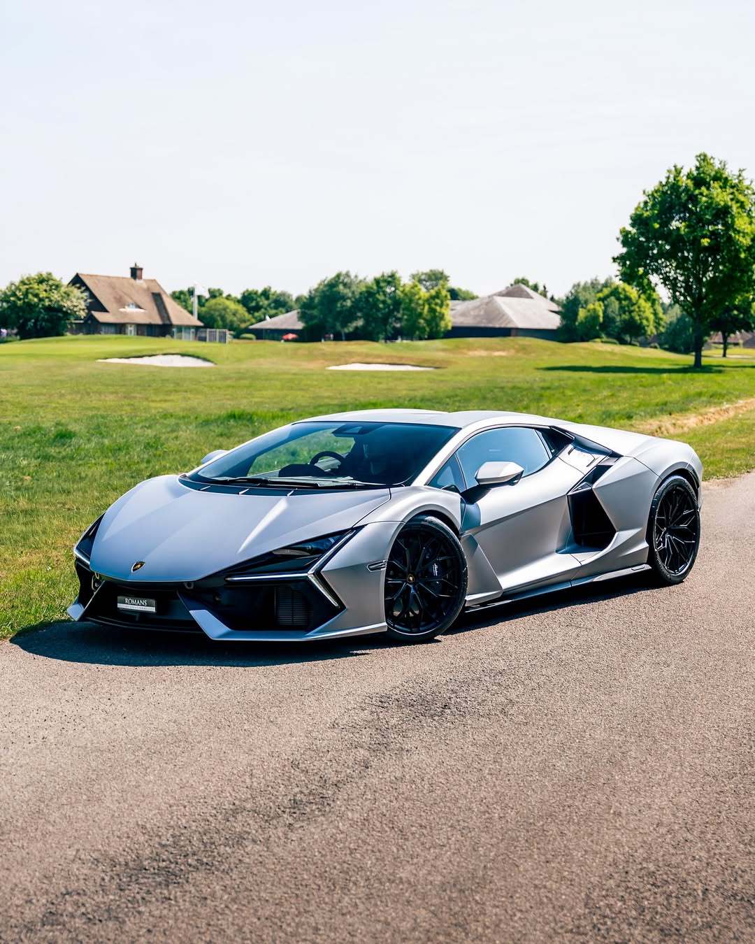 LamborghiniRevuelto​​​