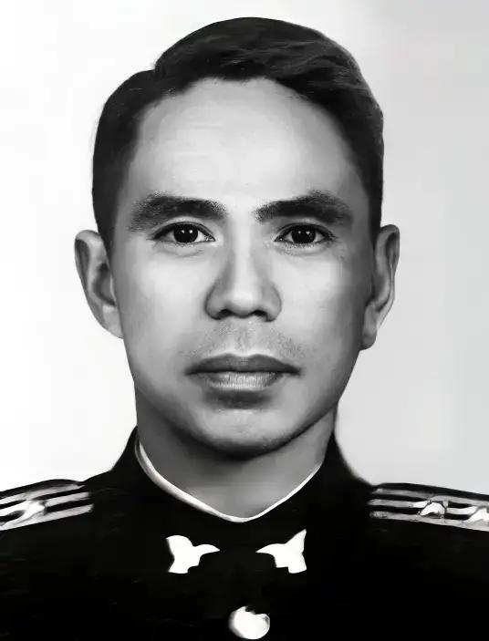 1992年5月，84岁的毛森坐着轮椅降落在上海虹桥机场，这个曾经的军统上海区区长