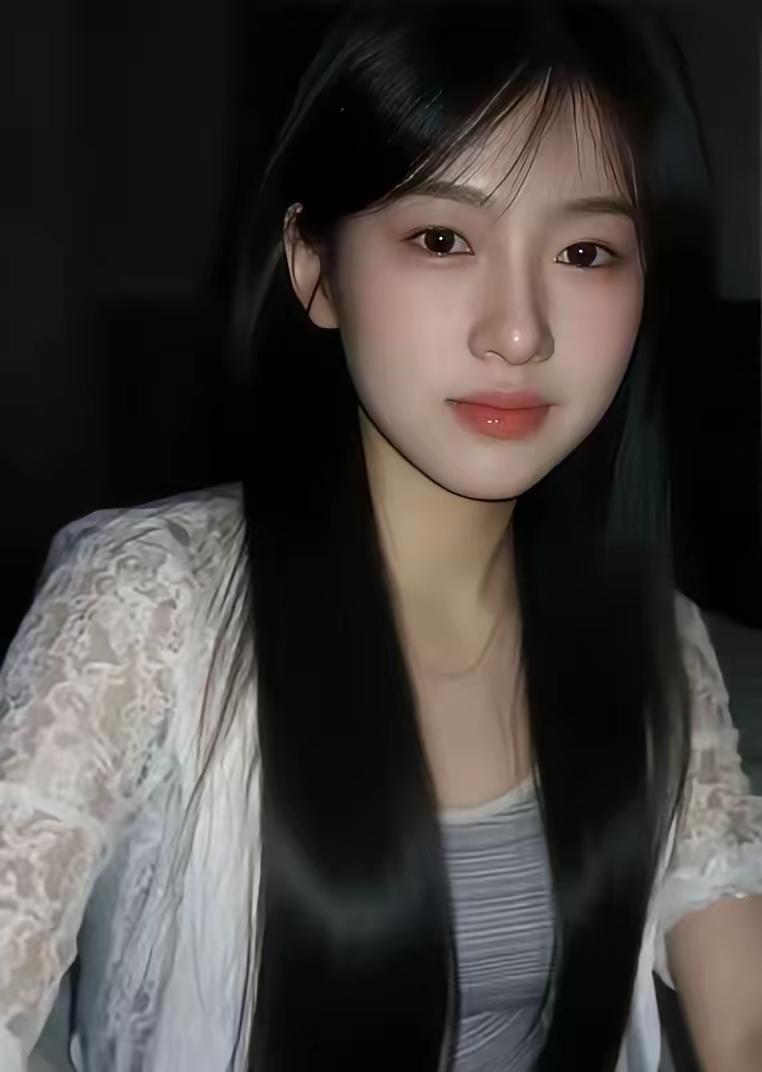 这应该算是颜值天花板，不接受反驳。[笑着哭][笑着哭]