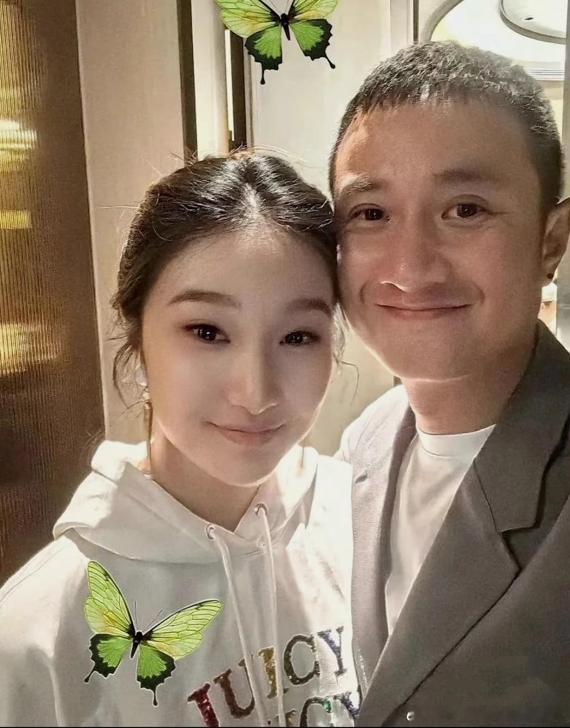 马伊琍与大女儿素颜自拍富养女儿就是能培养出优秀的孩子大女儿每次晒出来的照片都能看