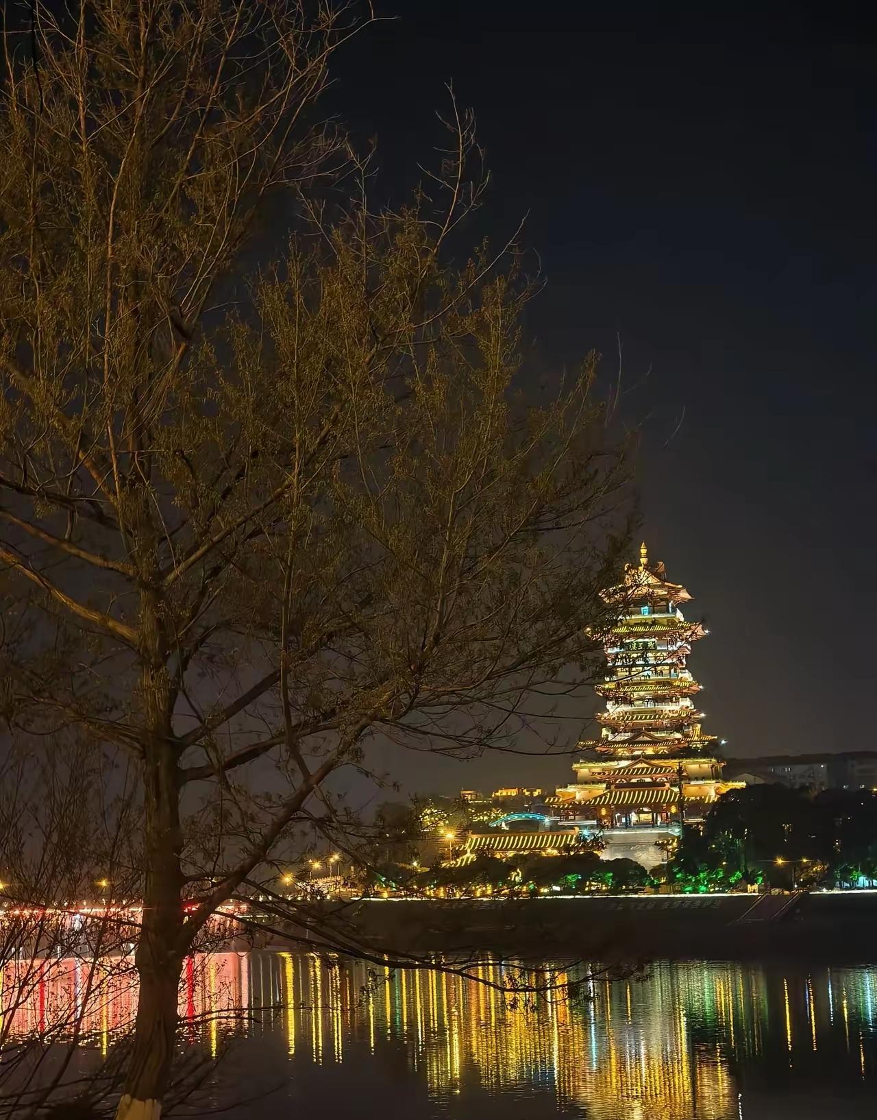 需要指出的是！绵阳从前并没有充分意识到城市面貌与“中国科技城”定位的匹配度重要性
