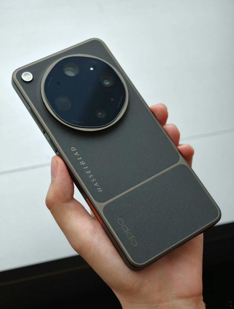 OPPOFindX9Ultra拆机显示相机模组极其激进：采用双200MP配