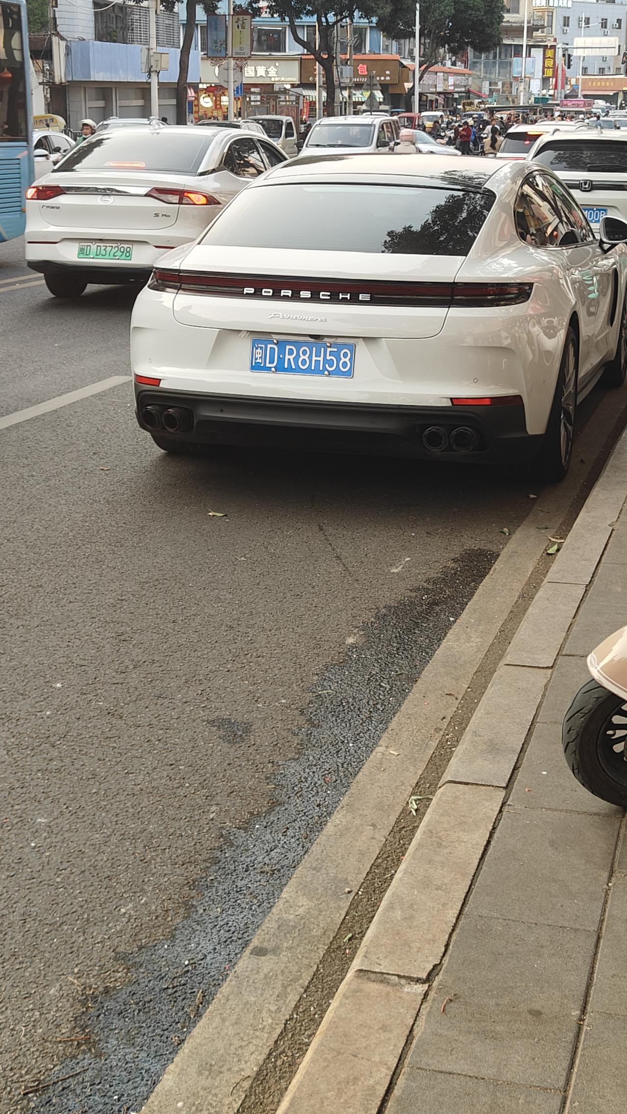 这辆车不得一百多个