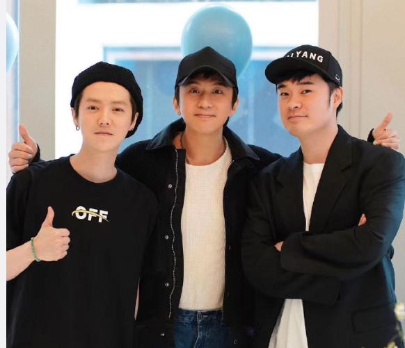 万万没想到，在陈赫40岁生日这天，却意外戳破了鹿晗和关晓彤的真实关系呢！在陈