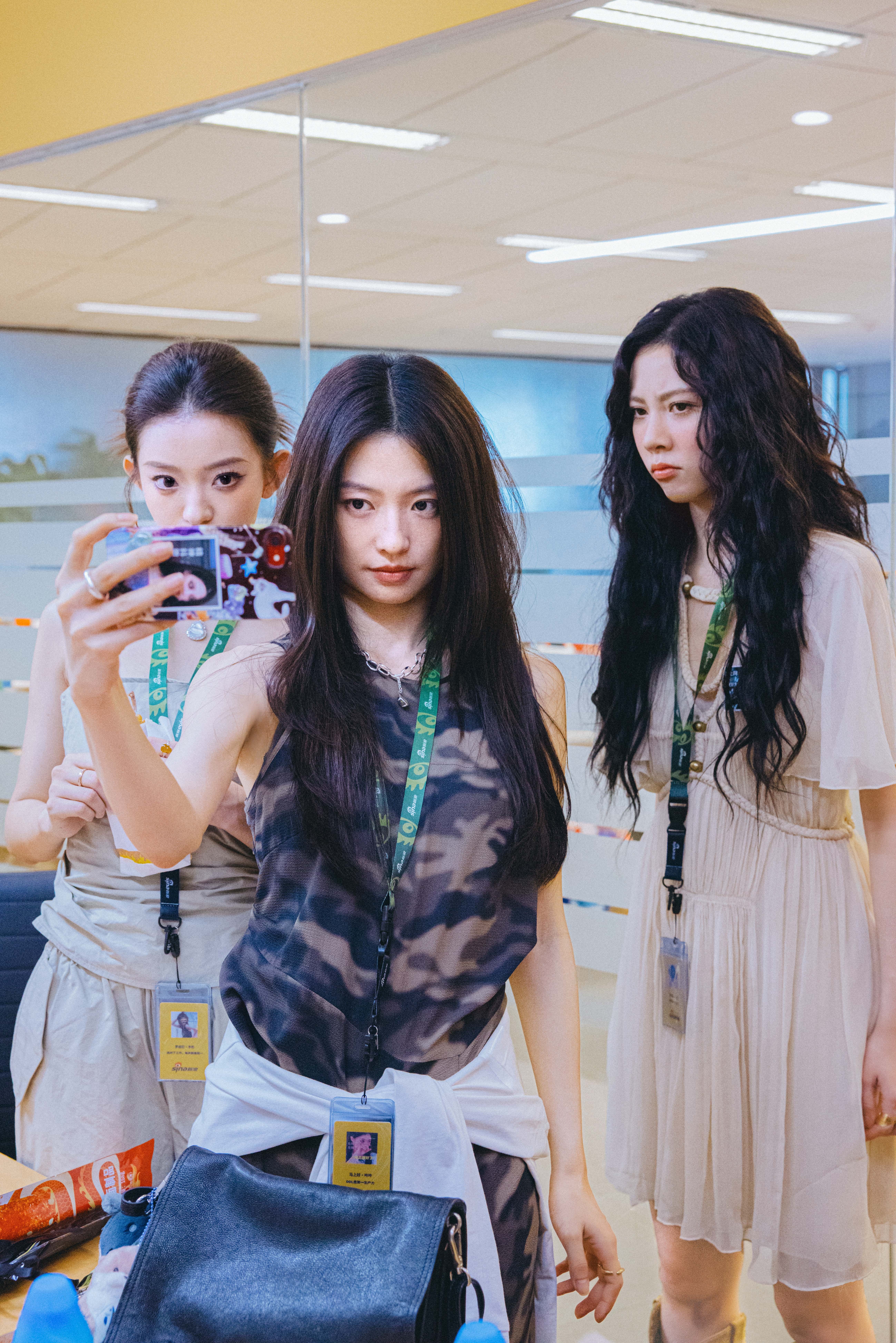 宋妍霏在复制粘贴的时代，你是手写的诗