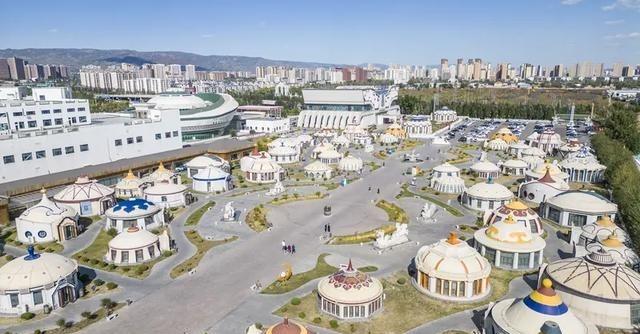 外网：蒙古国年轻人心态崩了，大量蒙古国年轻人在海外社交平台，刷到了中国内蒙古牧民
