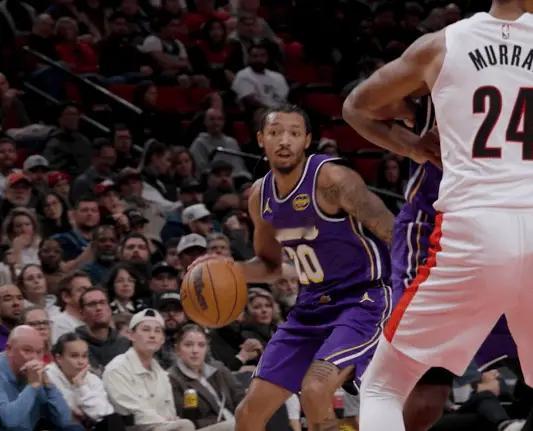 小尼克-史密斯出战27分钟，投篮15中10、三分6中5砍下25分1篮板6助攻2抢