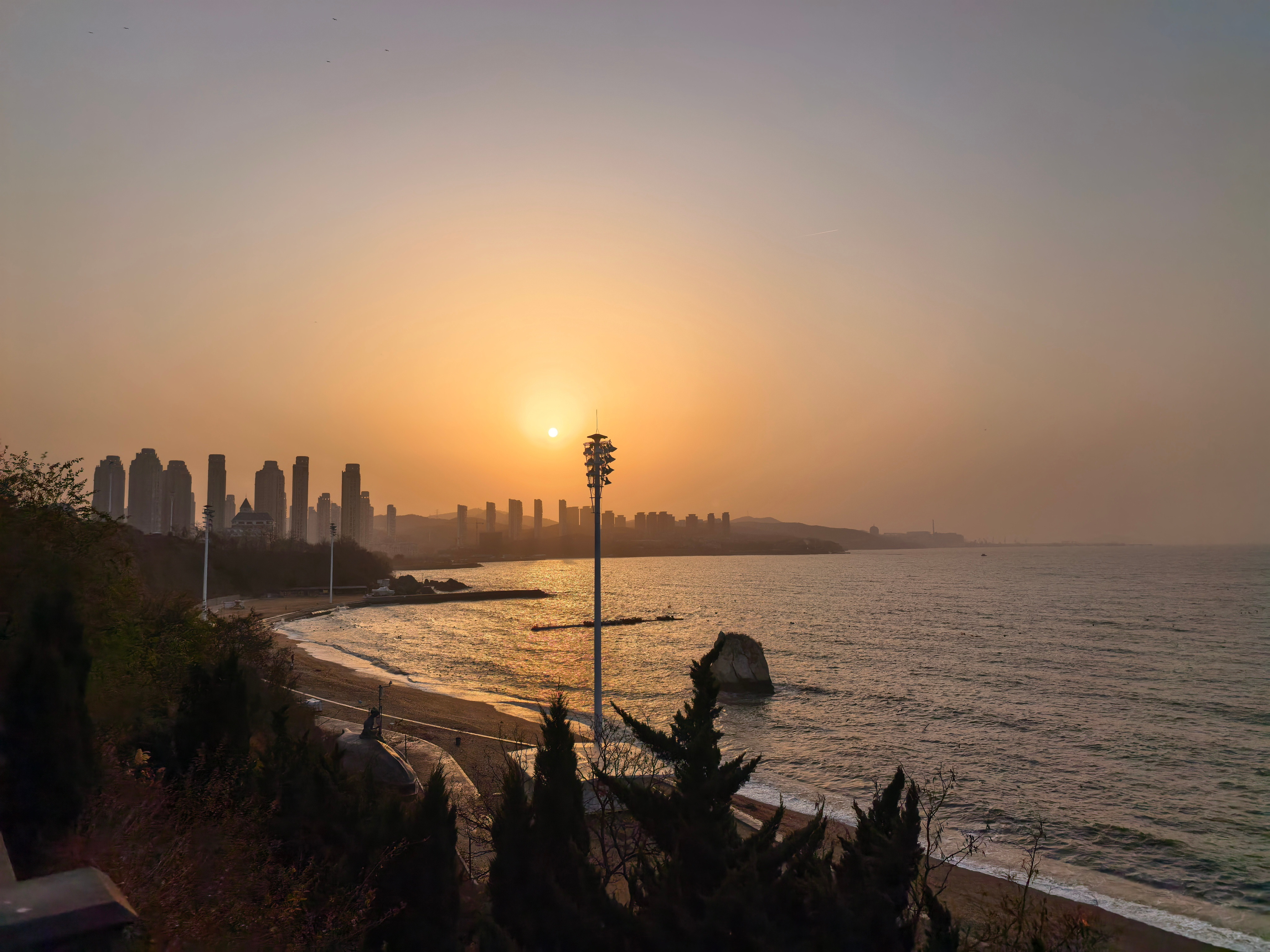 早上好出门跑步了现在这作息跟老年人一样踏妈的但是晚上睡得晚啊