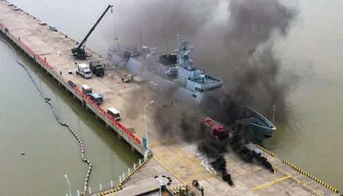 中日高度紧张时刻，解放军演练“母港遇袭”，一切瞄准实战 据环球网报道，日前南