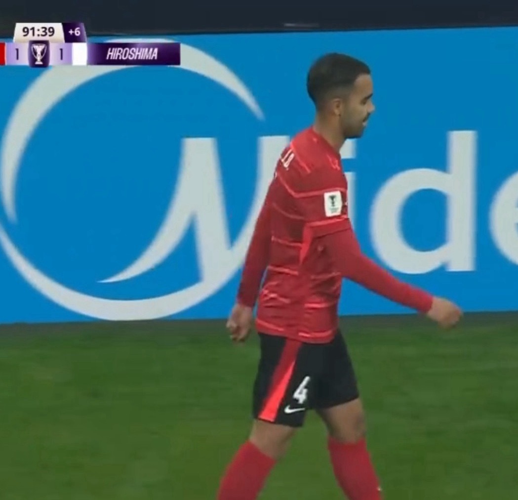 【德尔加多让徐正源实在看不下去了】亚冠精英联赛第五轮，成都蓉城在主场1-1战平广