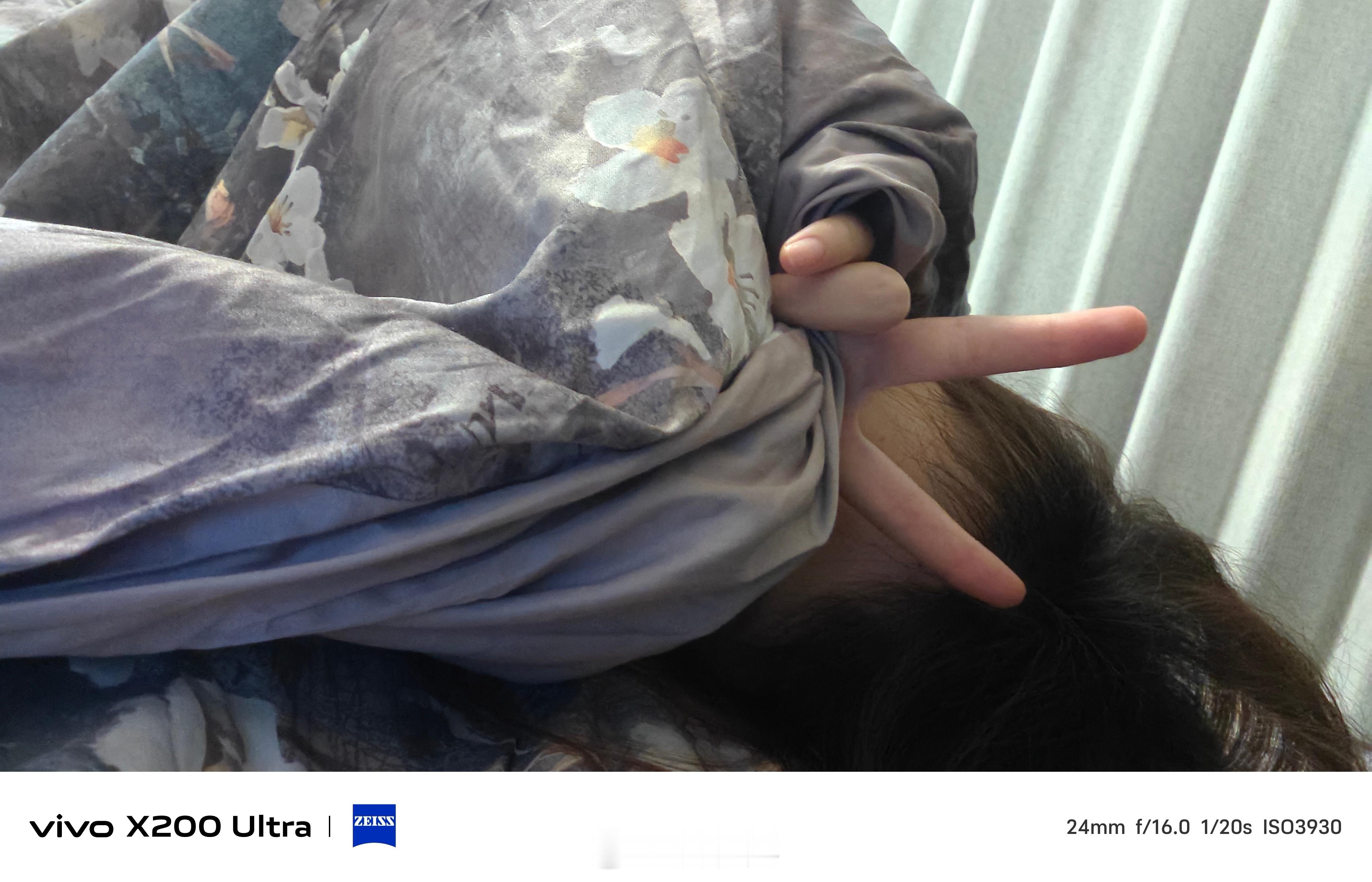 给马夏尔的房间开了暖气，自己住的地儿却还没开地暖后果就是醒了也完全出不了被窝，被