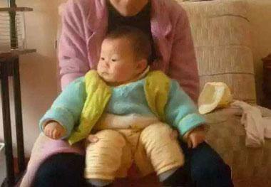 15个月婴儿大便“下蛋”, 到医院后真相让家人彻底崩溃!
