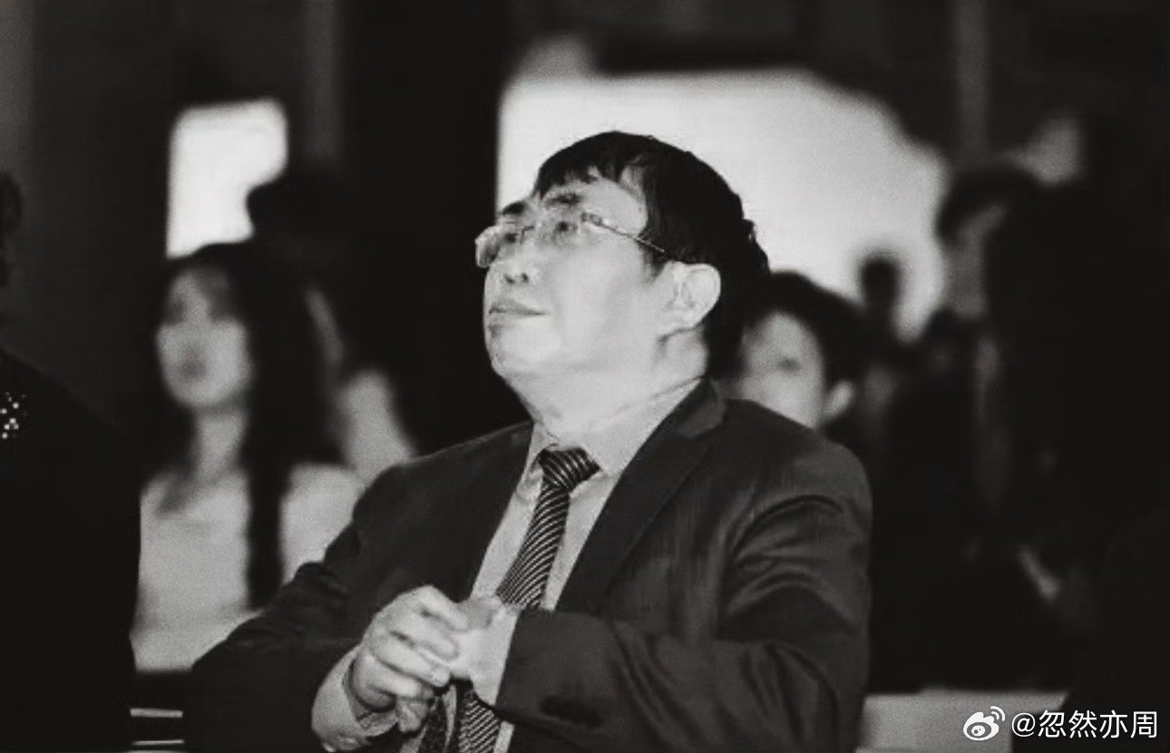 《聂卫平的围棋/人生》1、聂卫平的人生极为丰富多彩，他一顿能喝四瓶茅台，或者一次