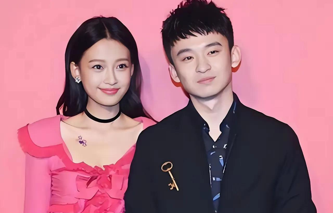 孙怡母女忙着在综艺里吐槽婚姻不幸的时候，曾经弱鸡般的董子健已经练出了8块腹肌，果
