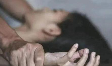 “大师”母女通吃！2025年，内蒙古一女子在网上认识个"大师"，说能改运消灾，她