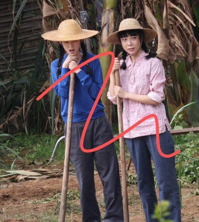 周也这脸穿什么衣服也遮不住的高级感​​​​
