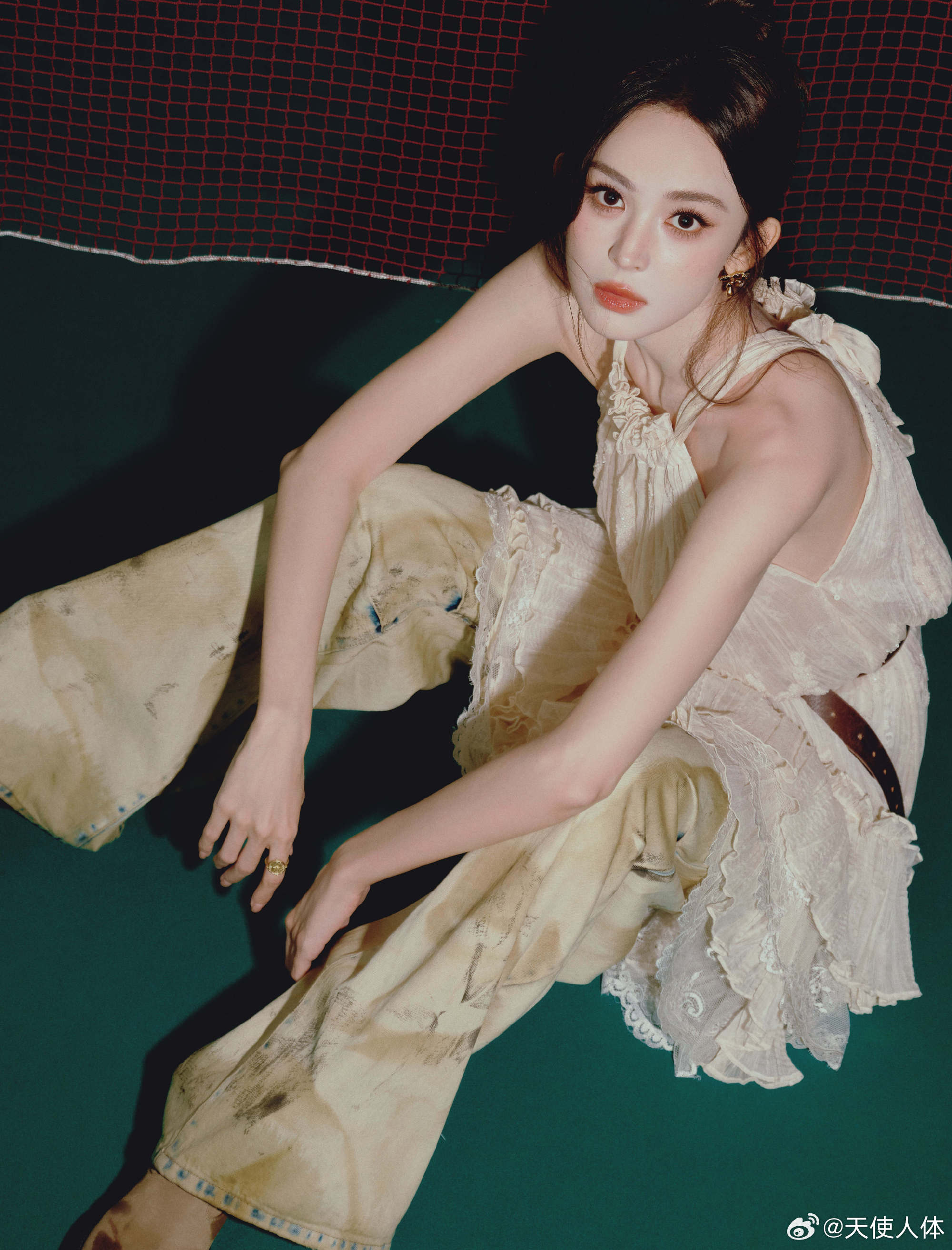 娜扎好努力的脖子娜扎你好星期六，美人锁骨，甜椒ing。娜扎