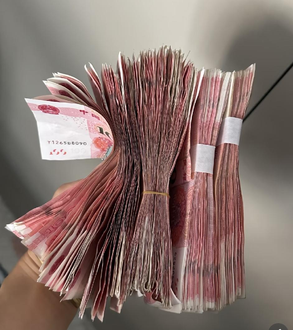 钱，真的很要要。昨天我临时急需一万块钱，就找两三个朋友周转一下。我本来以