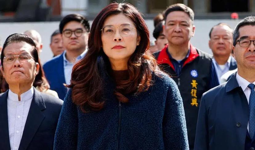 傅崐萁这次太硬了！郑丽文飞大陆，他不是自己跑去送个行就完事，而是直接下令：所