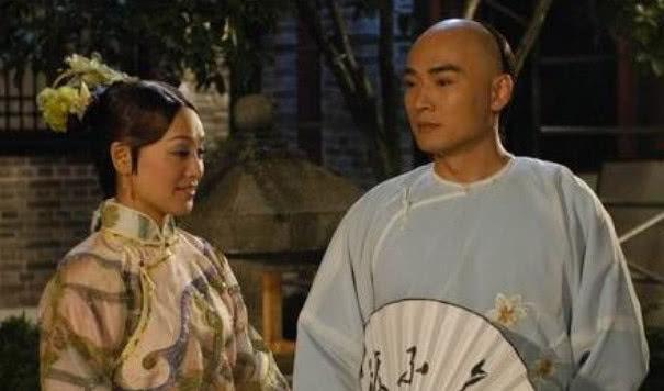 雍正五年闰三月，皇帝穿了一件石青色的褂子，结果衣服居然掉色了。堂堂天子的御用衣物