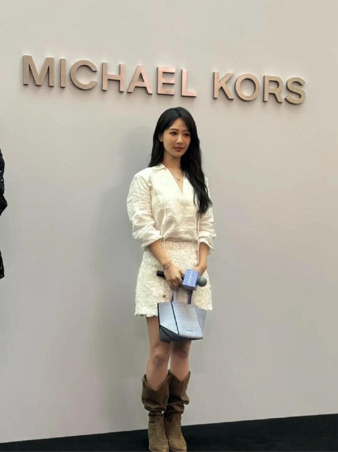 这大概就是梨形身材的痛​​​