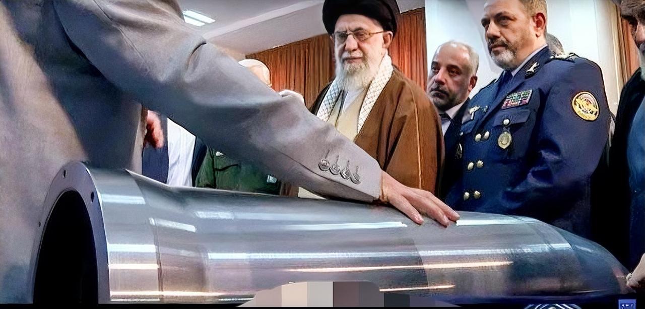 伊媒称，伊朗正大量装备钻地弹！据伊朗媒体称，在为期12天的以伊战争之后，