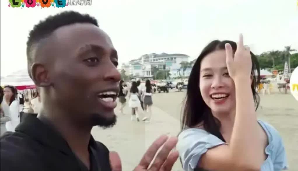日本、韩国不接受黑人，更不接受白人，这是因为他们经历过的事，在韩国，混血不在少数
