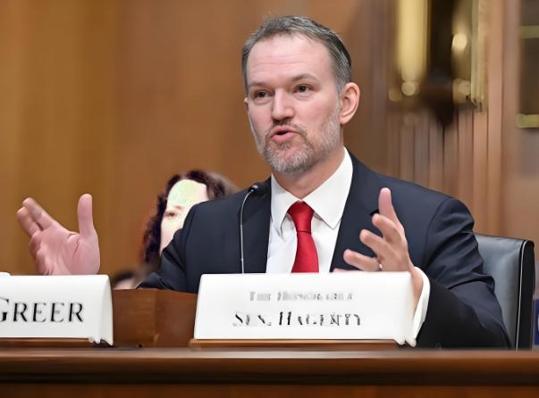 最近，美国贸易代表格里尔的一番话，把特朗普即将访华的真正目的给抖了出来。他直