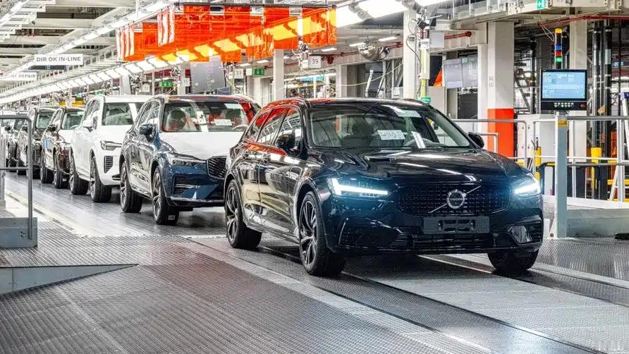 沃尔沃宣布V90正式停产日前,沃尔沃官方正式宣布,旗下旗舰旅行车——V90,