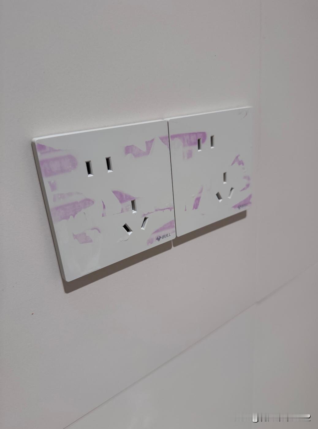 被自己蠢哭了，有没有单独卖面板的怕工人施工碰到，贴了胶布，结果颜色渗进去了。