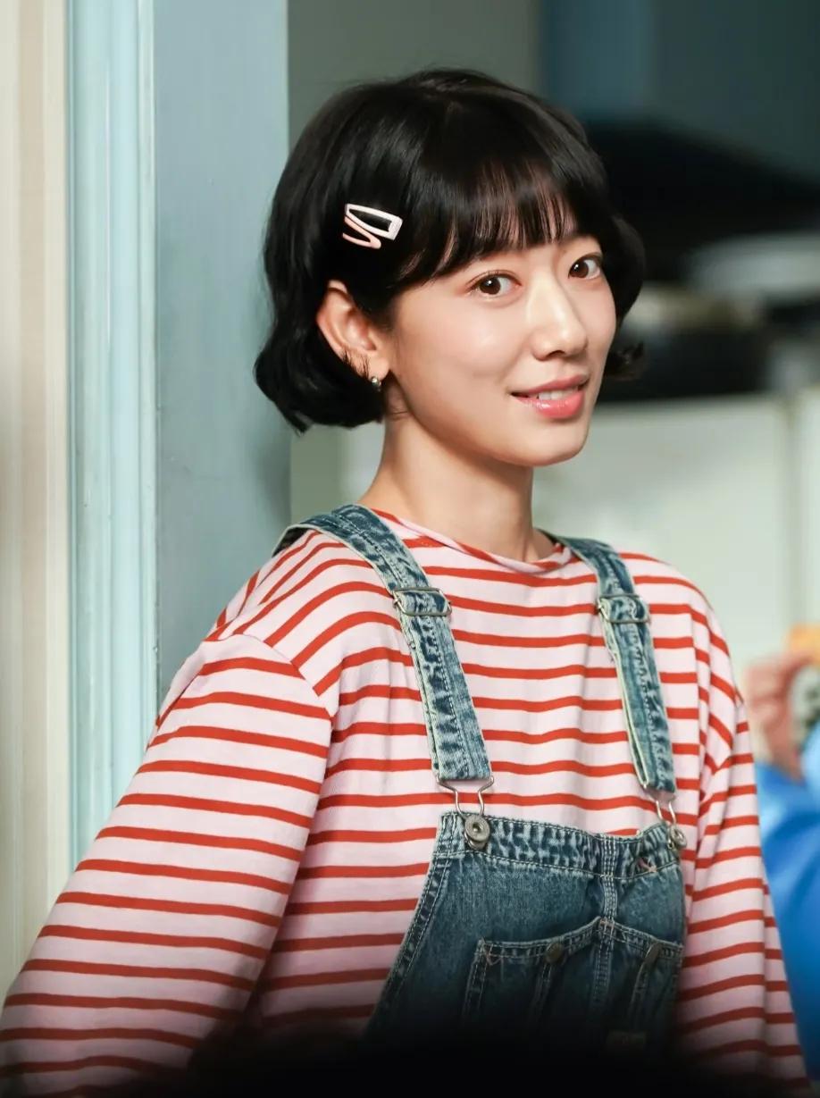 朴信惠怎么老了那么多！！朴信惠新剧的短发造型，姨感比韩剧还上头剧中她要